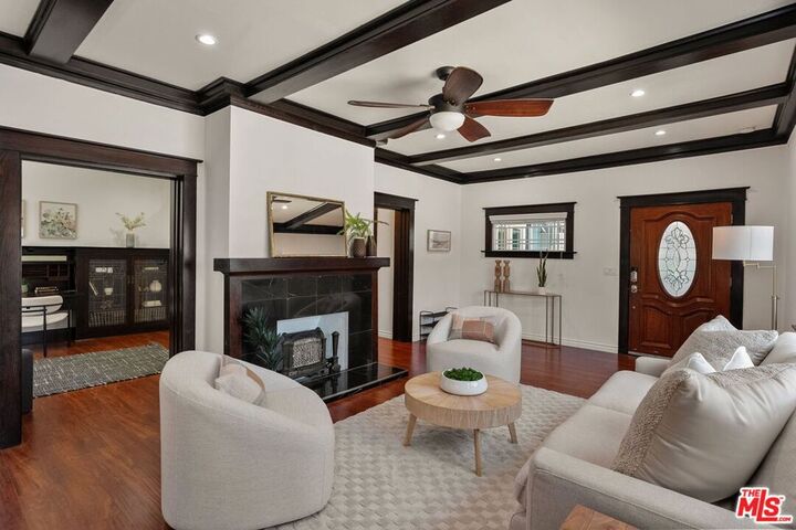 Property Photo:  251 S Ardmore Avenue  CA 90004 