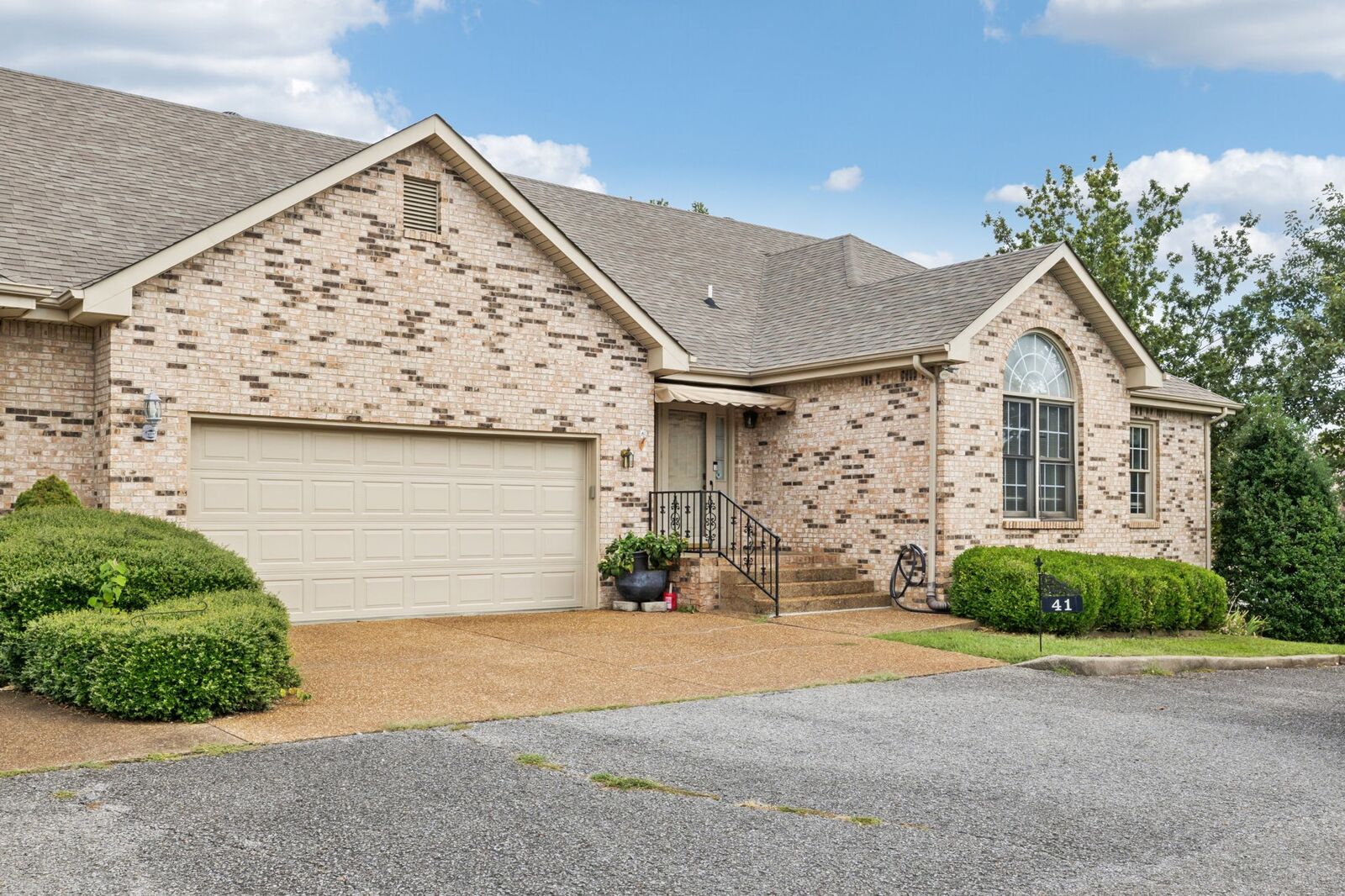 Property Photo: 1818 Memorial Dr 41 TN 37043