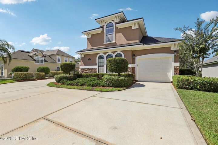 Property Photo:  2111 Autumn Cove Circle  FL 32003 