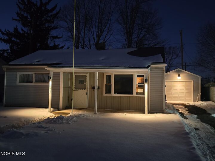 Property Photo:  1062 Vincent Street  OH 45840 