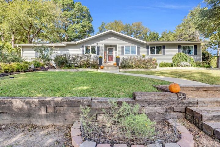 Property Photo: 750 Becky Lane TX 75165