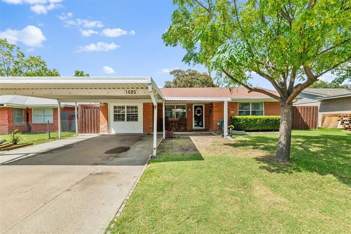 Property Photo:  1405 Juanita Street  TX 75149