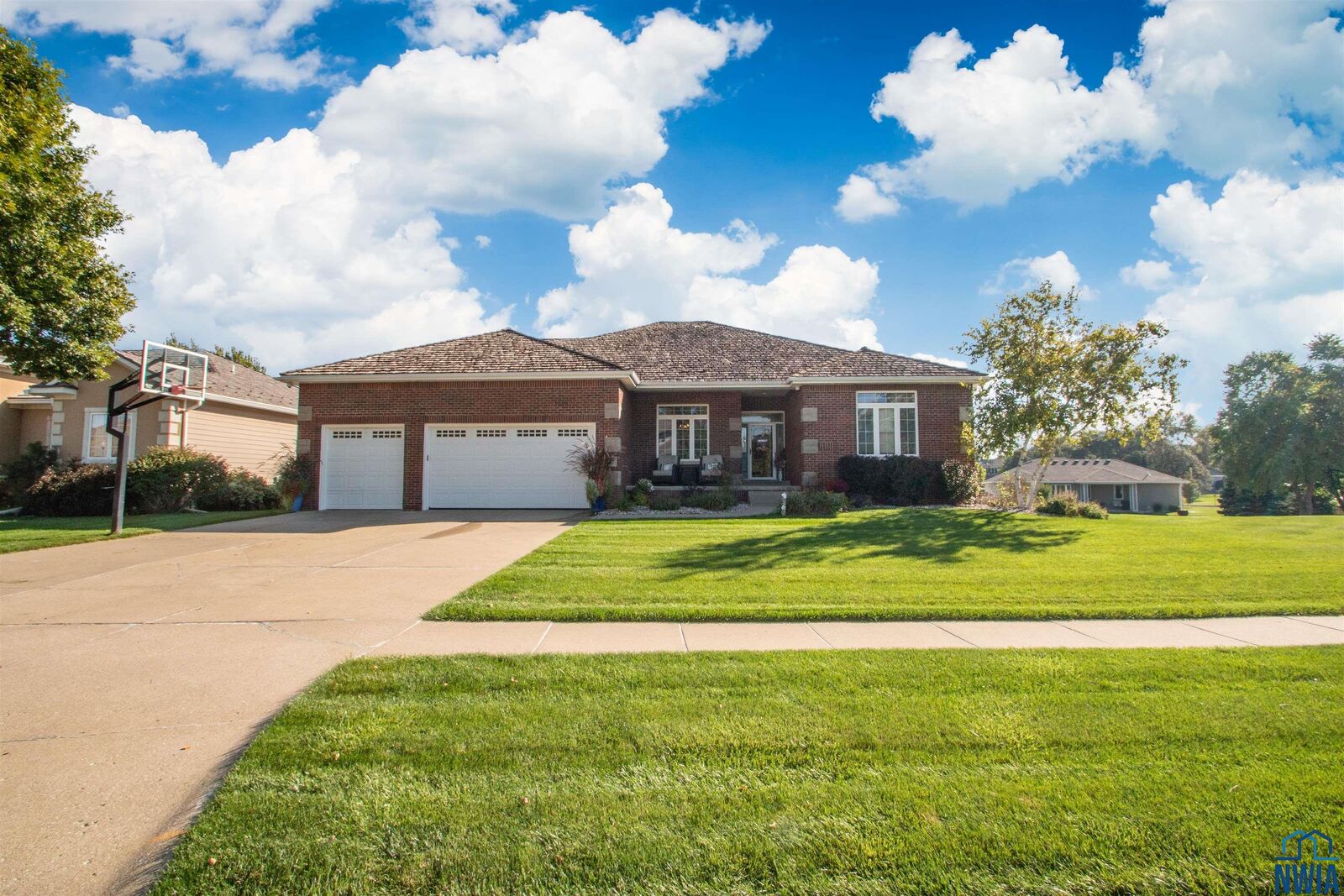 Property Photo: 4724 Grayhawk Ridge Trail IA 51106