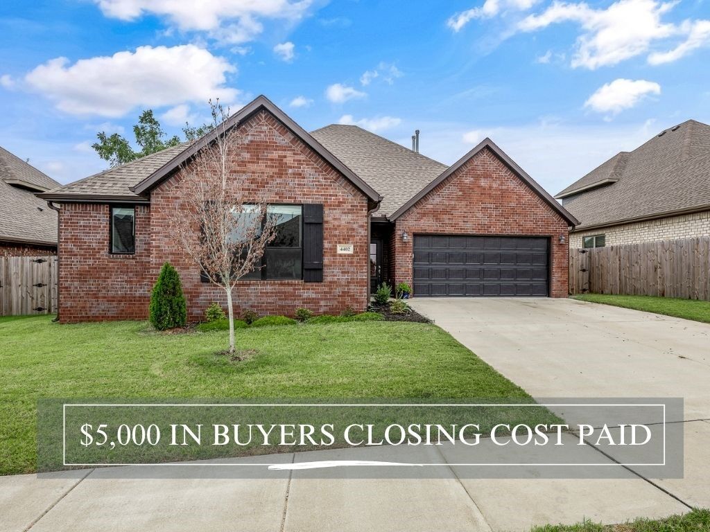 Property Photo:  4402 SW Pawhuska Street  AR 72713 