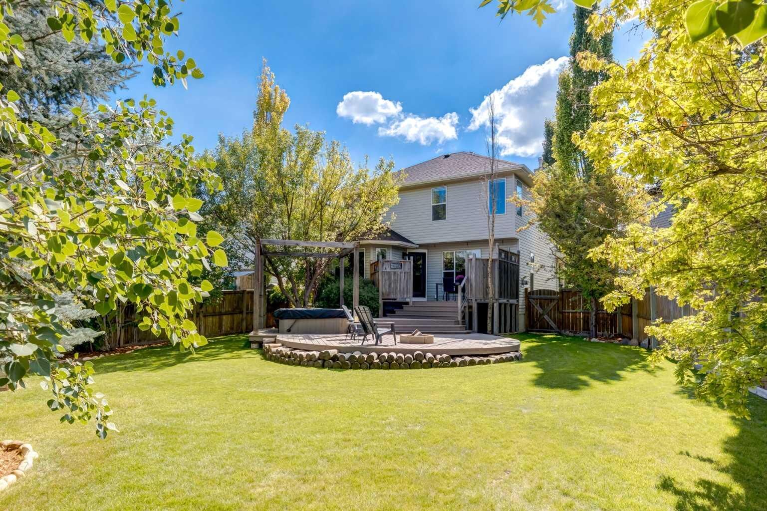 Property Photo:  16 Hidden Valley Gardens NW  AB T3A 5X3 