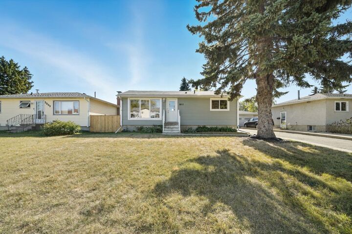 Property Photo:  5813 58 Street  AB T4N 2L9 