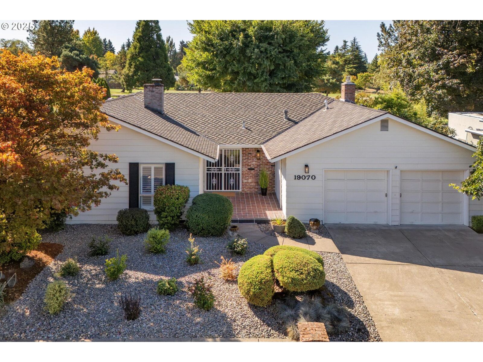 Property Photo:  19070 NW Dorena St  OR 97229 