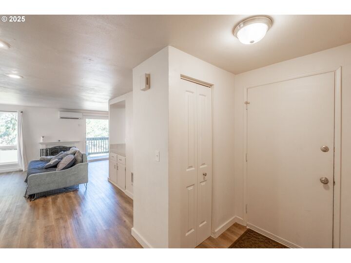 Property Photo:  418 Stonewood Dr  OR 97405 