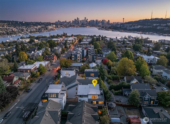Property Photo: 3625 Wallingford Avenue N B WA 98103