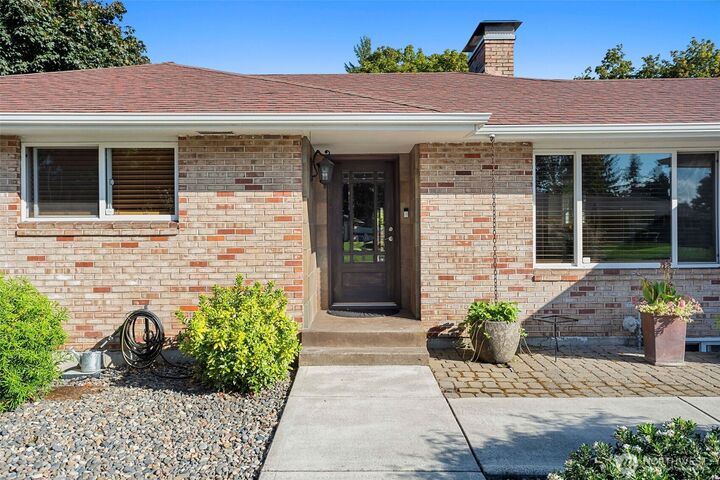 Property Photo: 6804 Louisiana Drive WA 98664