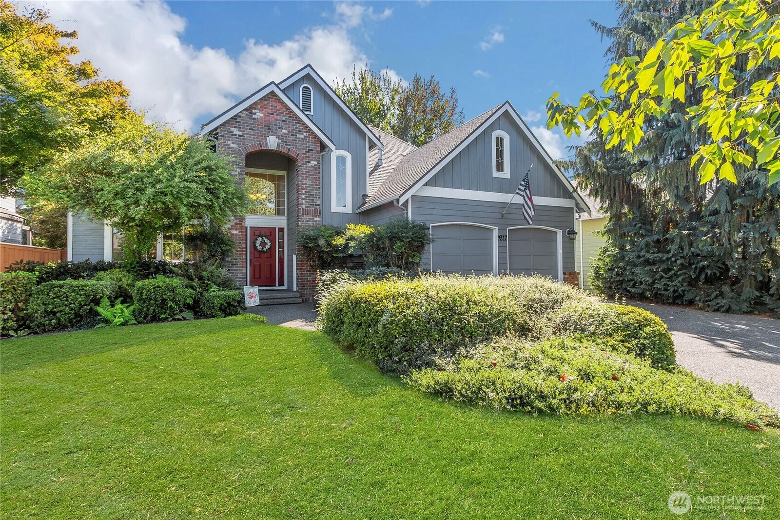 Property Photo: 9217 180th Avenue E WA 98391