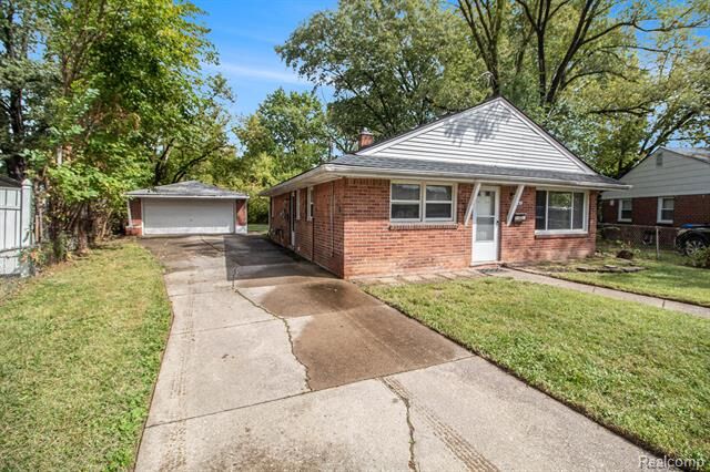 Property Photo:  3861 Wellington Street  MI 48141