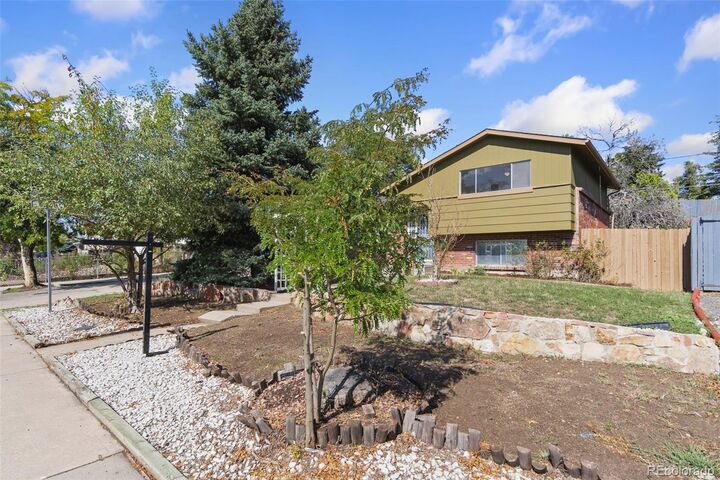 Property Photo:  1014 Sable Boulevard  CO 80011 