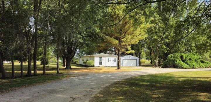 Property Photo:  4122 E Solar Drive  IN 47353 