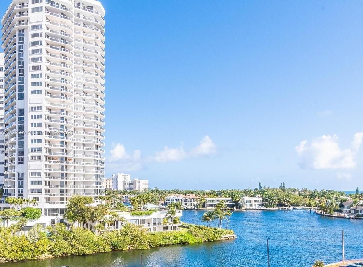 Property Photo: 20515 E Country Club Dr 442 FL 33180