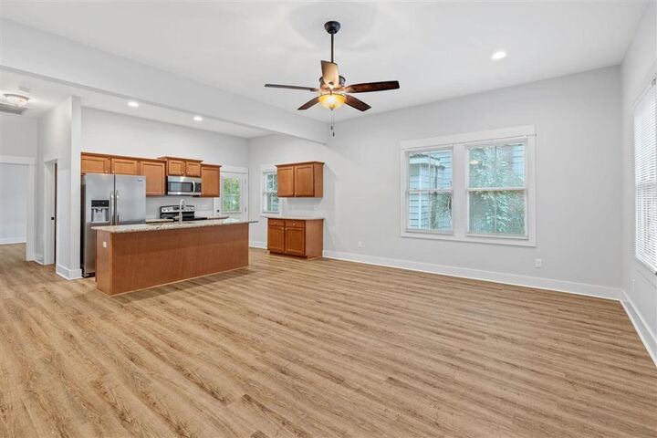 Property Photo: 707 Division Street B LA 70601