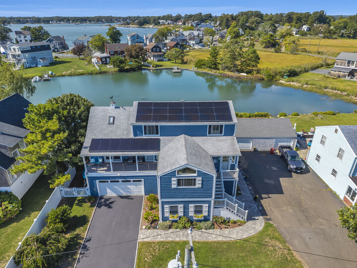 Property Photo:  15 Summer Island Point  CT 06405 