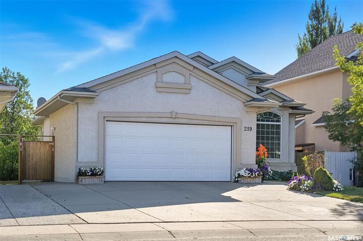 Property Photo:  219 Brookhurst Crescent  SK S7V 1C5 