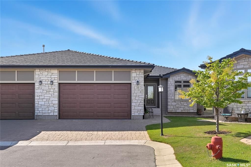 Property Photo: 315 Ledingham Drive 10 SK S7V 0J1