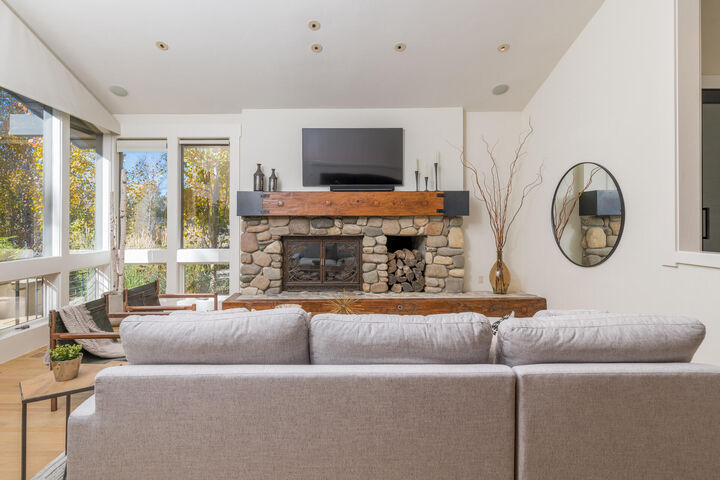 Property Photo: 104 Fairway Rd ID 83353