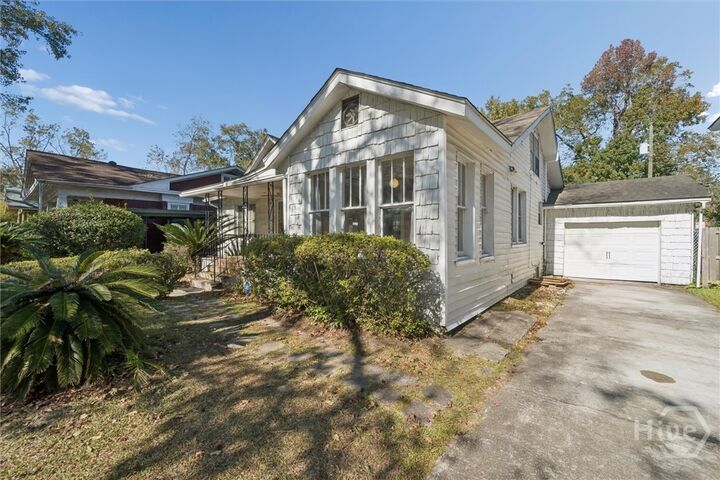 Property Photo: 742 E Park Avenue GA 31401
