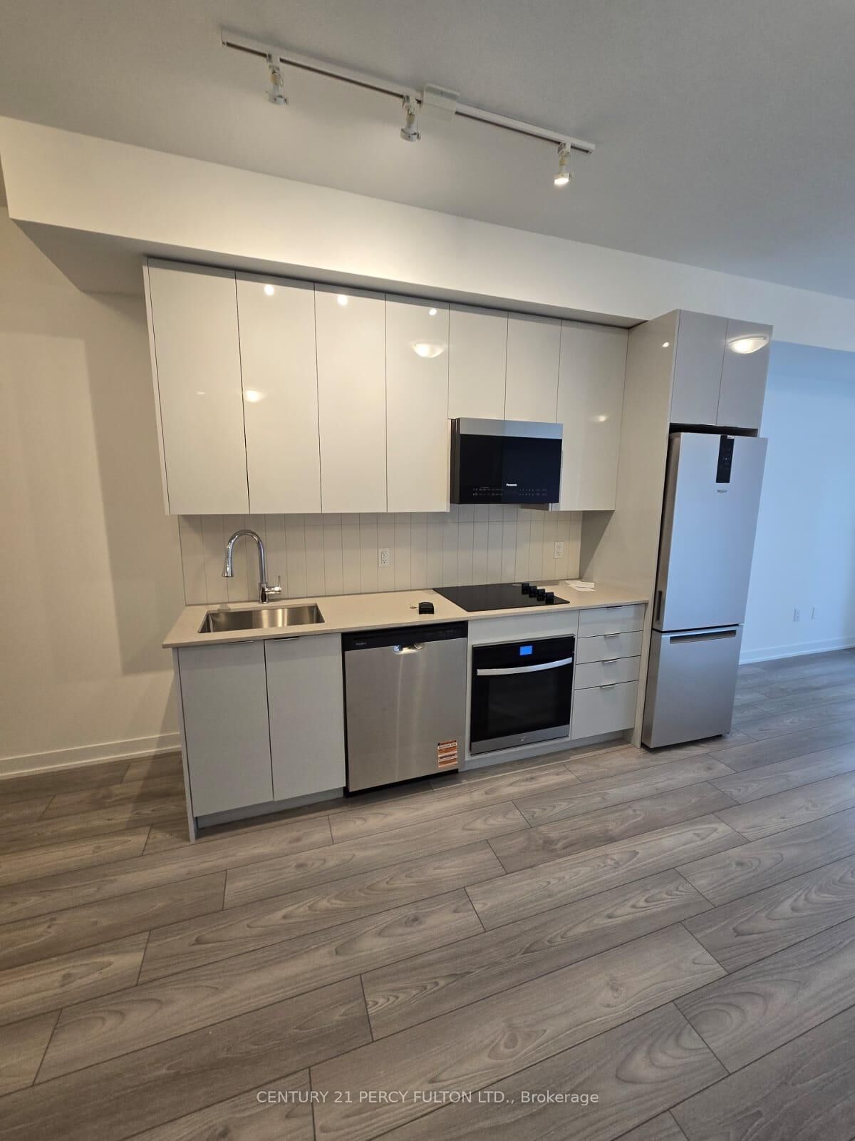 Property Photo:  474 Caldari Road 2011  ON L4K 0R5 