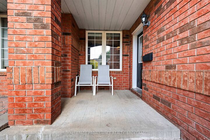 Property Photo:  270 Ellesmeer Avenue  ON K7P 3C6 