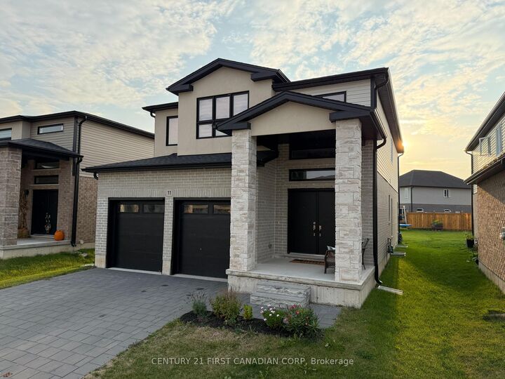 Property Photo:  11 Triebner Street  ON N0M 1S2 