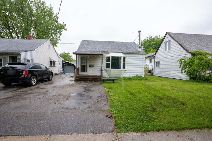 Property Photo:  19 Sunset Boulevard  ON L1X 1W7 