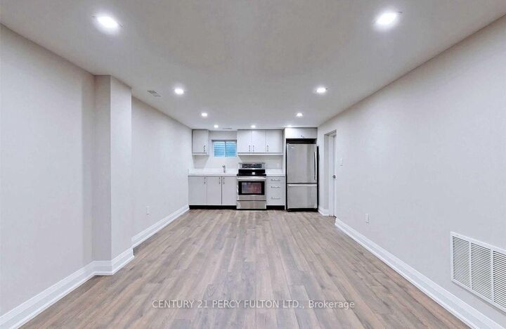 Photo de la propriété:  64 Royal Orchard Boulevard Bsmt  ON L3T 3C5 