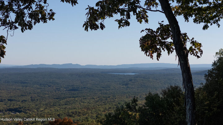 Property Photo:  326 Raycliffe  NY 12498 