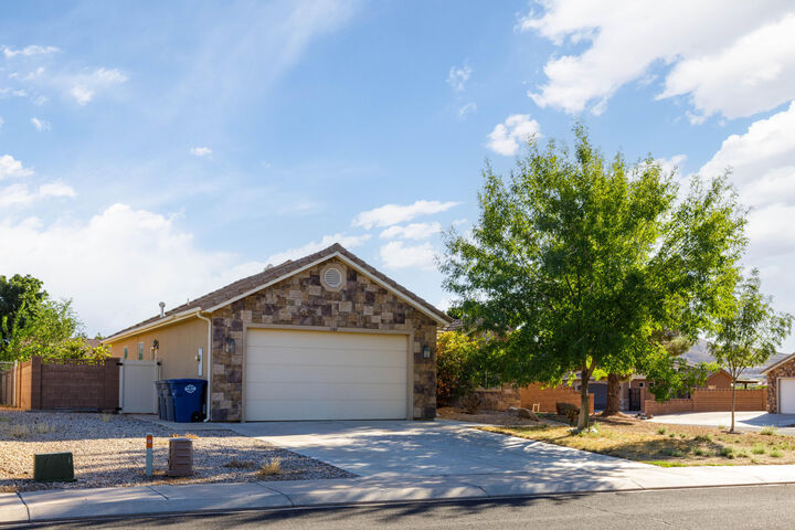 Property Photo:  1267 W 340 N  UT 84737 