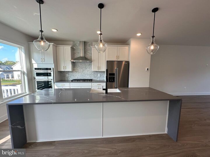 Property Photo:  42609 Houdini Rest Ter  VA 20176 