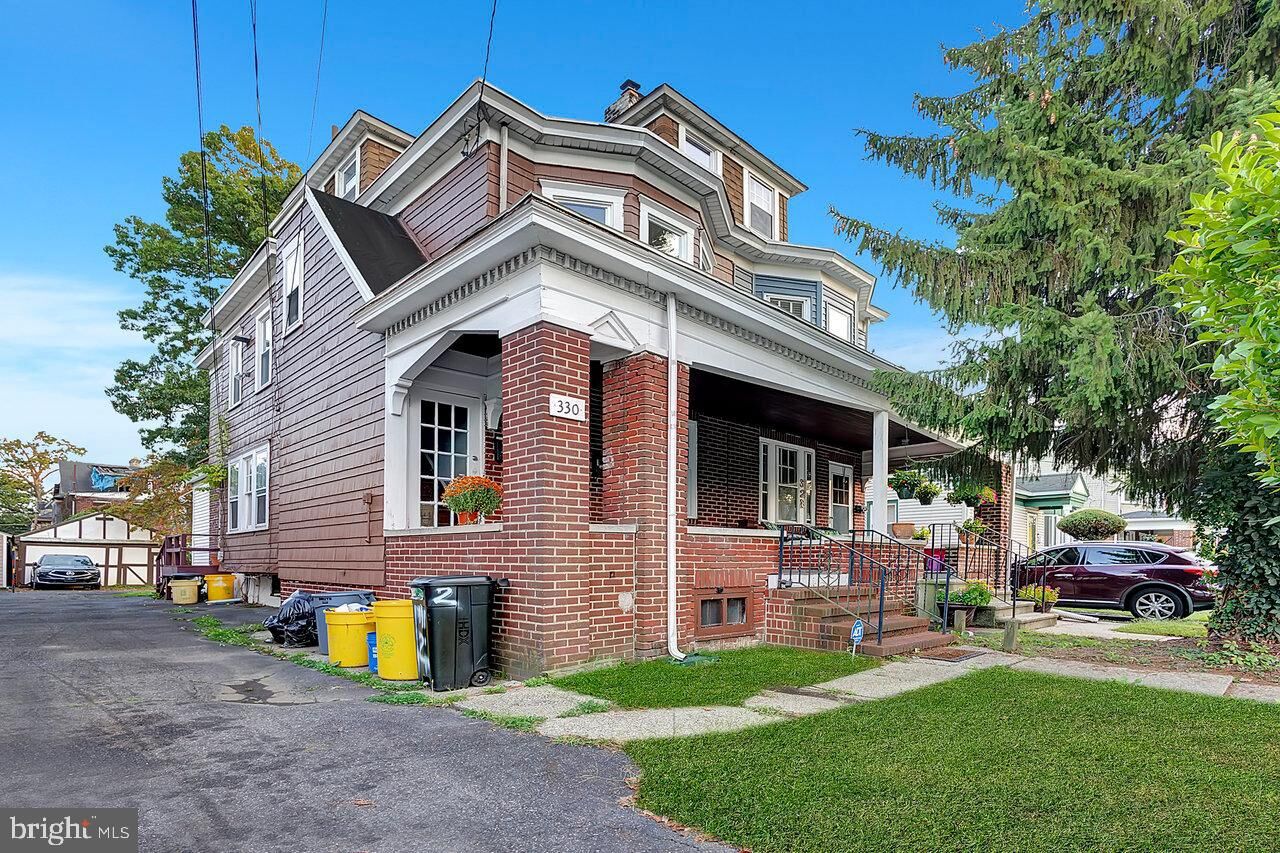 Property Photo:  330 Hillcrest Avenue  NJ 08618 