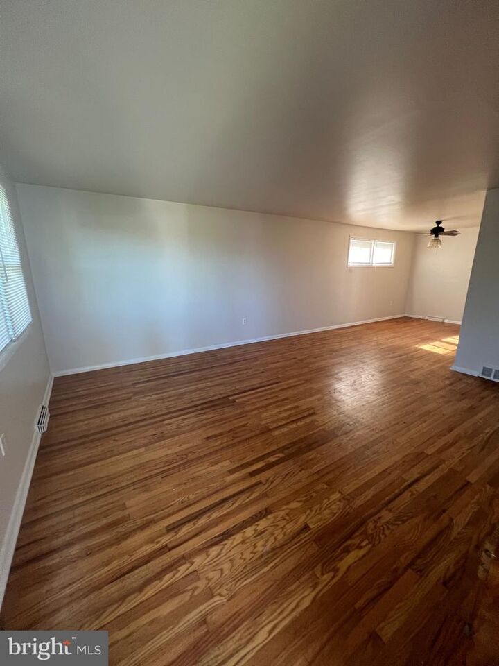 Property Photo:  10 Forest Avenue  PA 19090 