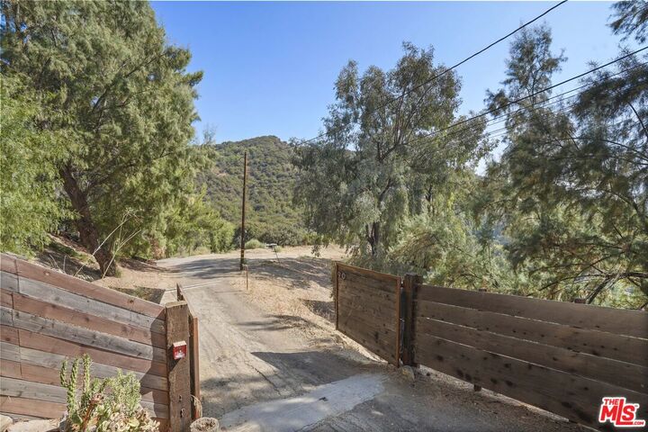 Property Photo:  2088 3/4 Topanga Skyline Dr  CA 90290 