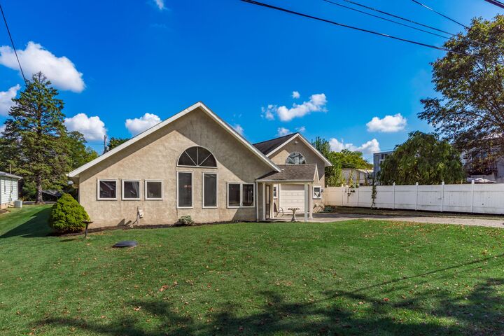 Property Photo: 73 E North Street OH 43136