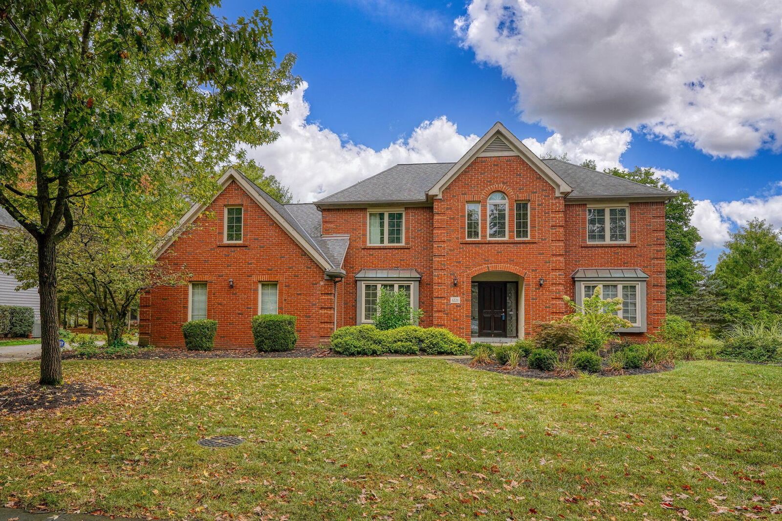 Property Photo: 1221 Belcross Drive OH 43054