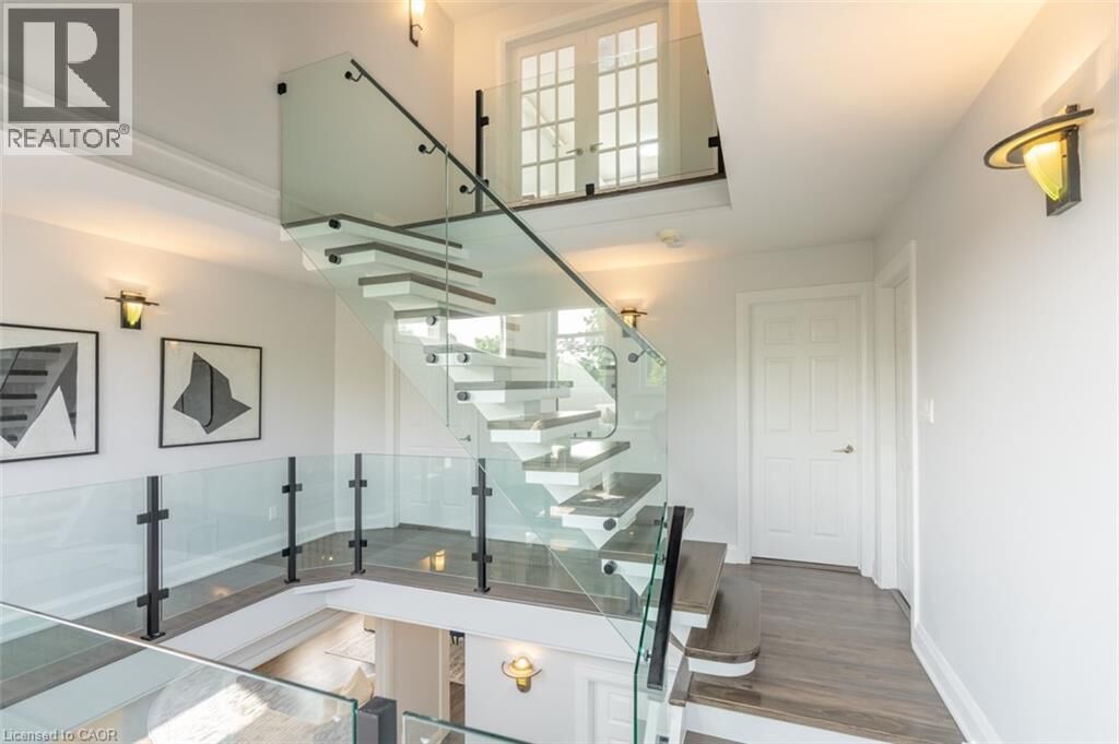 Photo de la propriété:  66 Cook Street  ON L7J 1Z4