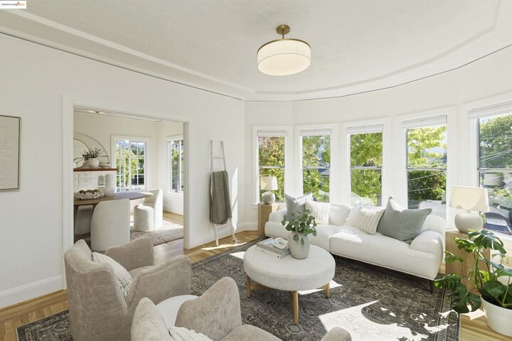 Property Photo:  3945 Randolph Ave 2  CA 94602 