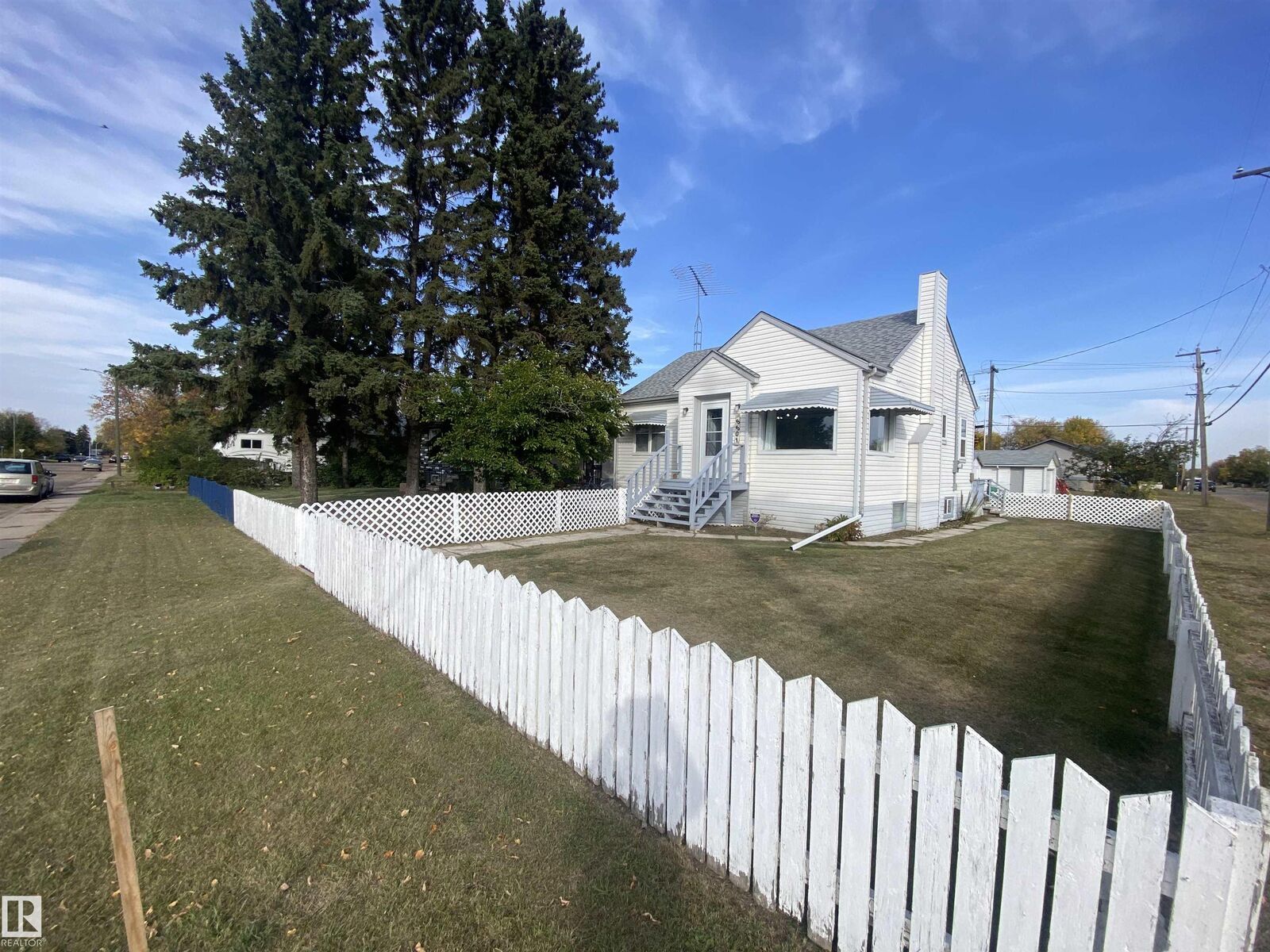 Photo de la propriété:  5501 49A Street  AB T9C 1K4 
