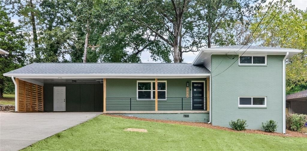 Property Photo:  1564 Boulderwoods Drive SE  GA 30316 