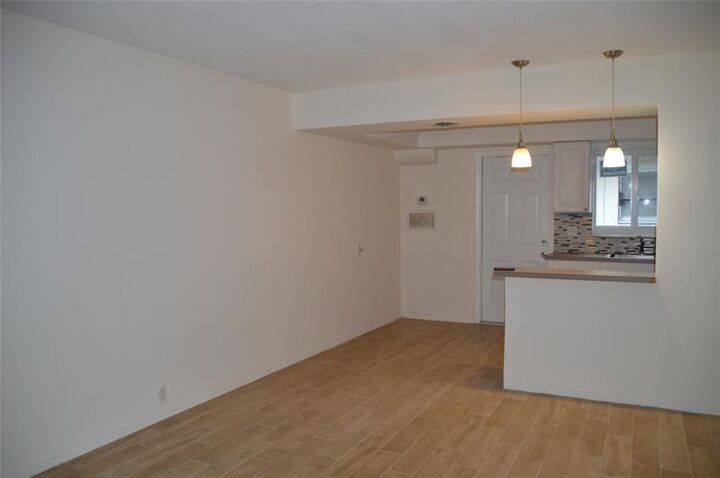 Property Photo:  4303 NW 20th Ave 1  FL 33309 