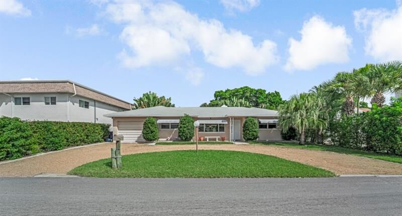 Property Photo:  1122 Beach Rd  FL 33404 