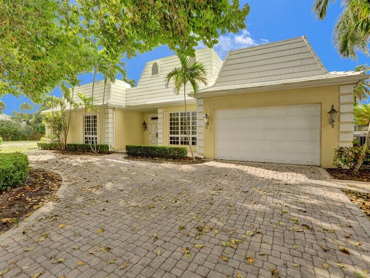 Property Photo:  40 Compass Isle  FL 33308 