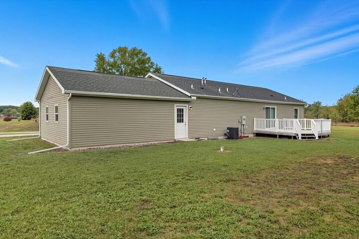 Property Photo:  5820 S Spearmint Lane  IN 46534 