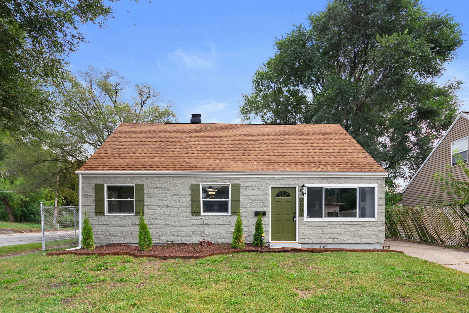 Property Photo:  2307 Jennings Street  IN 46404 