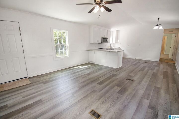 Property Photo: 413 County Road 1040 AL 35115