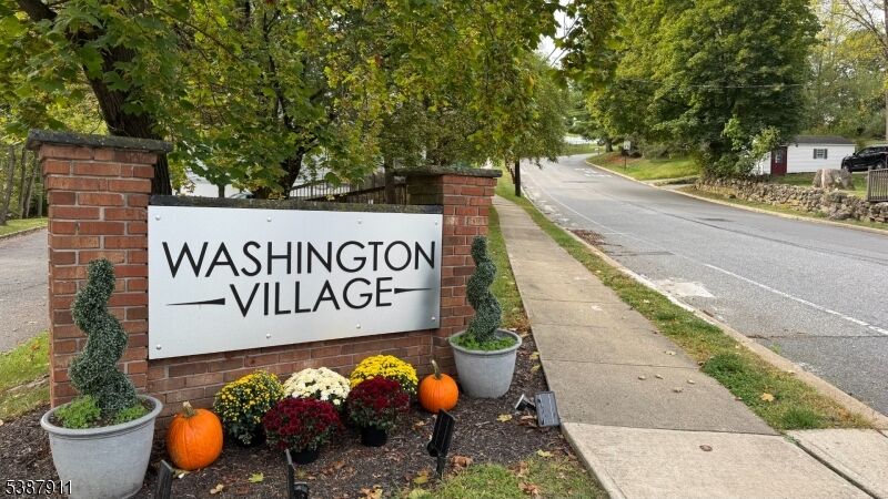 Property Photo: 5 Colonial Ct NJ 08829