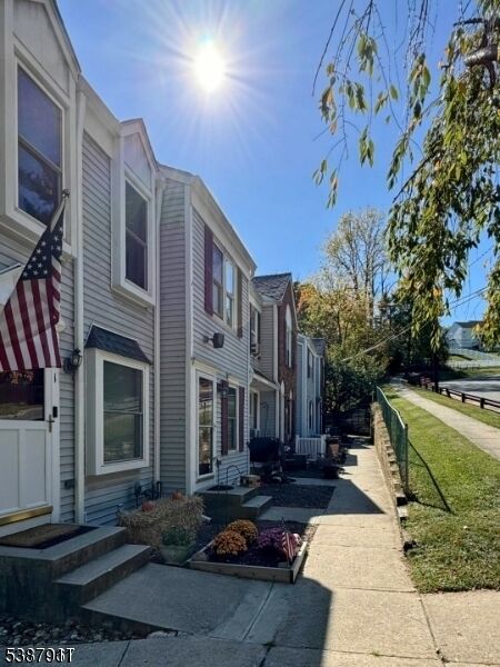 Property Photo: 5 Colonial Ct NJ 08829